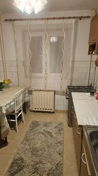 Colentina Rau, Radovanu, loc de parcare ADP 2/8 dec 2bai bl. 1986 reab term